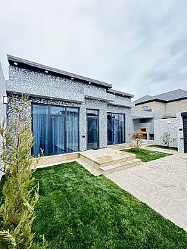 Satılır 4 otaqlı həyət evi 140 m²