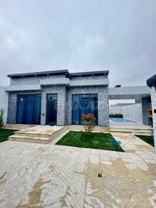Satılır 4 otaqlı həyət evi 140 m²