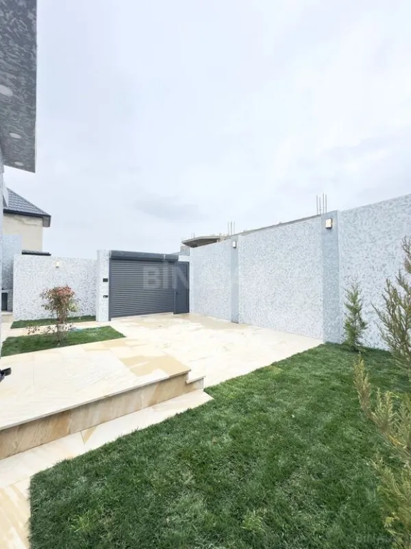 Satılır 4 otaqlı həyət evi 140 m²