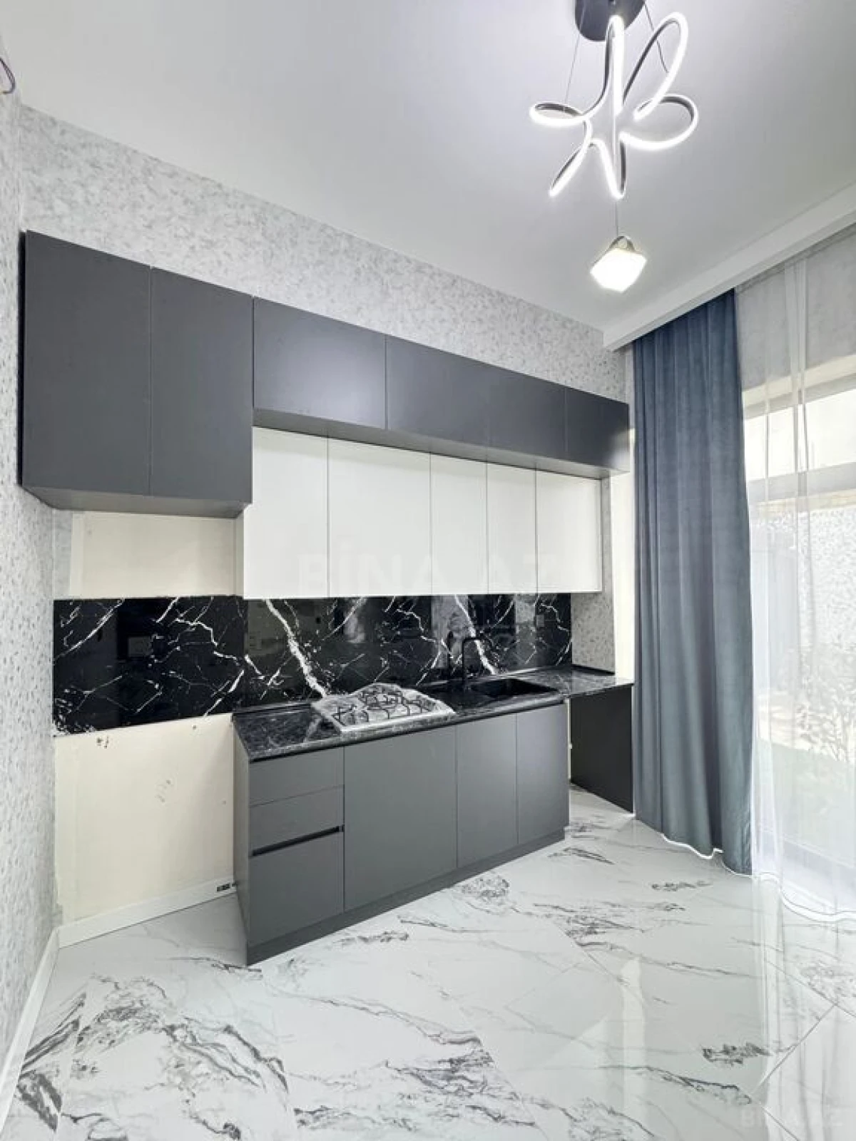 Satılır 4 otaqlı həyət evi 140 m²