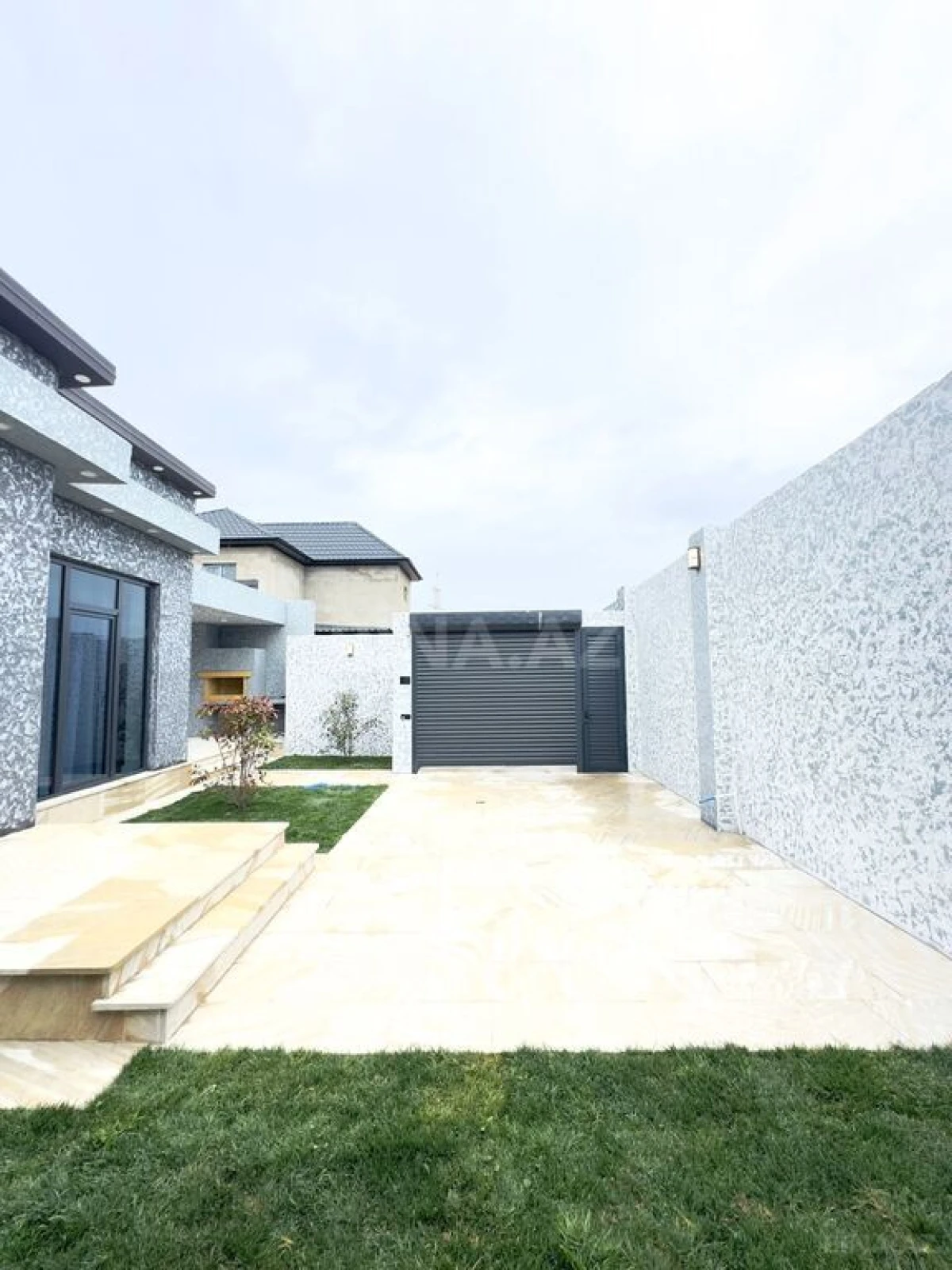 Satılır 4 otaqlı həyət evi 140 m²