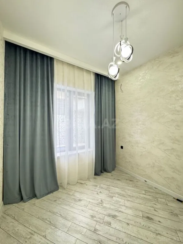 Satılır 4 otaqlı həyət evi 140 m²