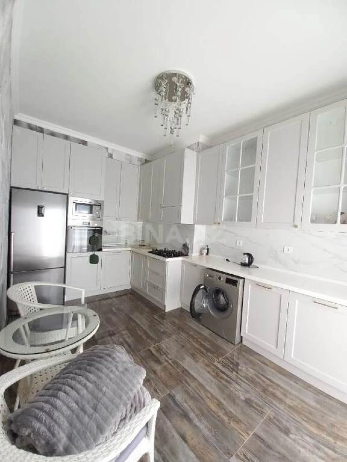 Satılır 3 otaqlı mənzil 125 m²