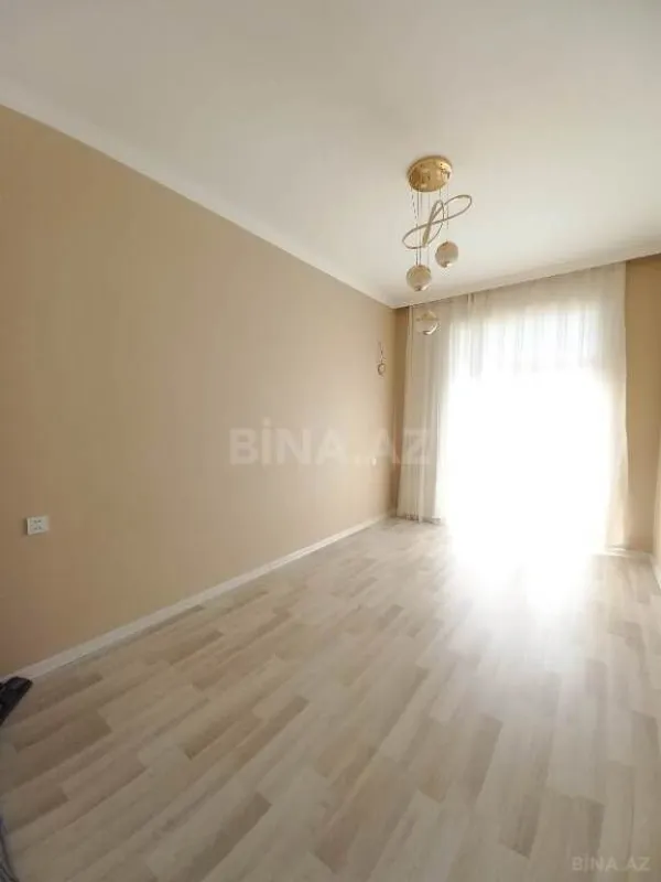 Satılır 3 otaqlı mənzil 125 m²