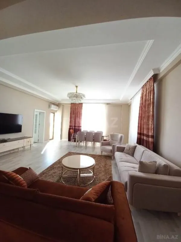 Satılır 3 otaqlı mənzil 125 m²