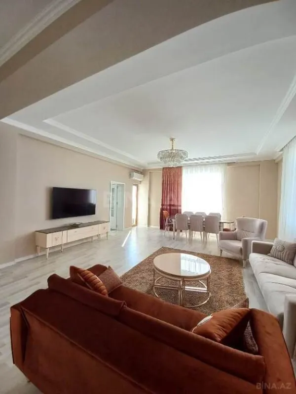 Satılır 3 otaqlı mənzil 125 m²