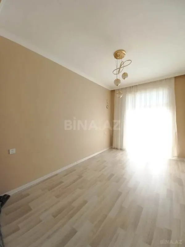 Satılır 3 otaqlı mənzil 125 m²