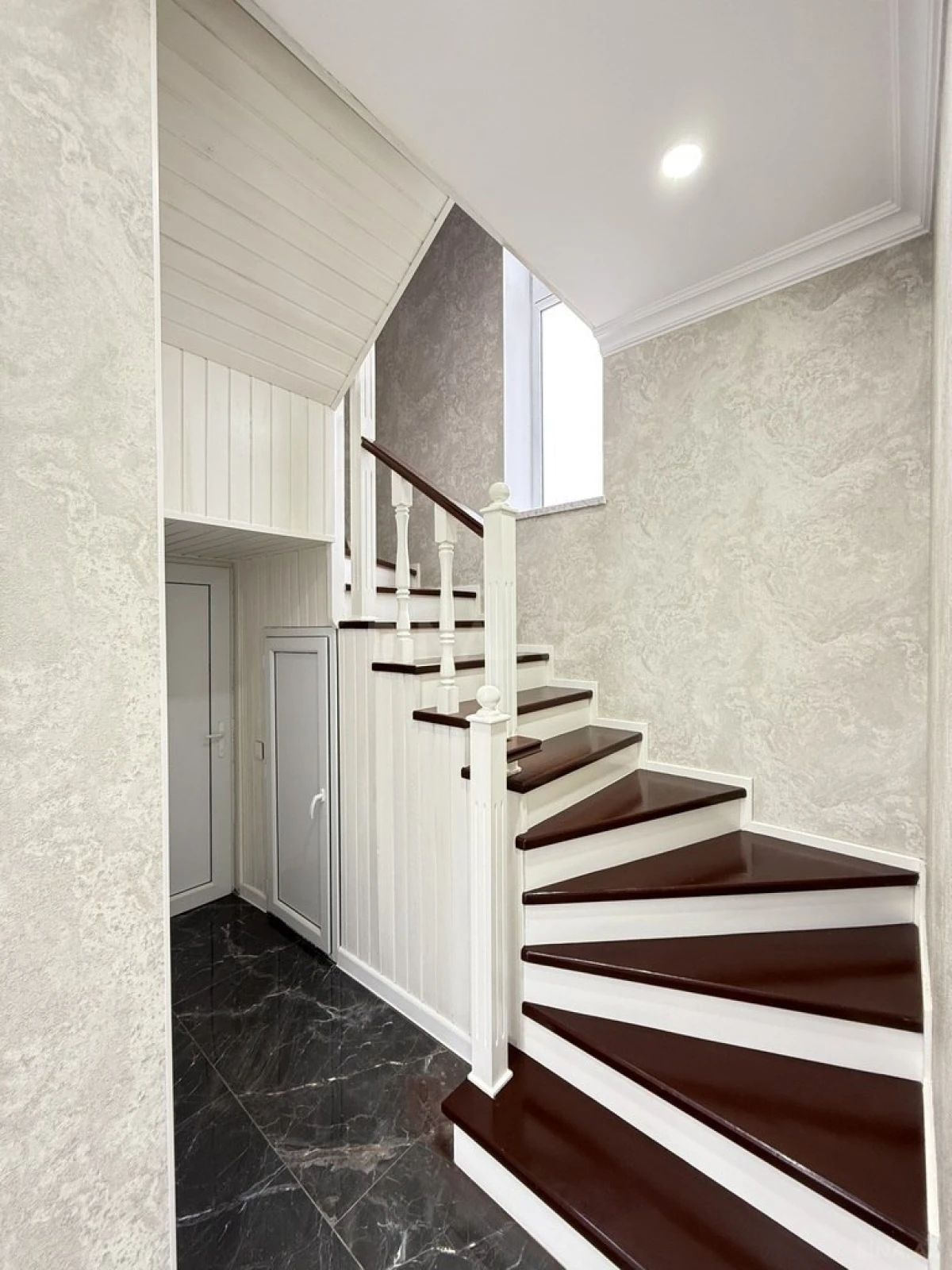 Satılır 4 otaqlı həyət evi 140 m²