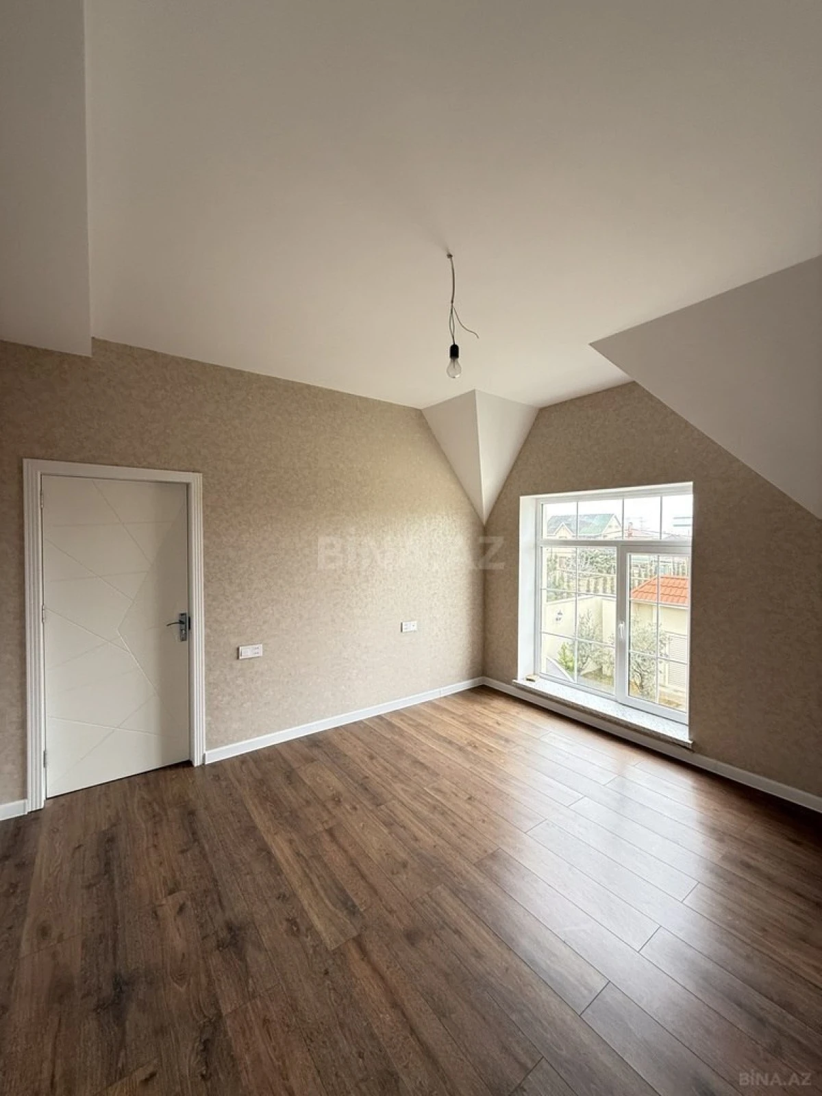 Satılır 4 otaqlı həyət evi 140 m²