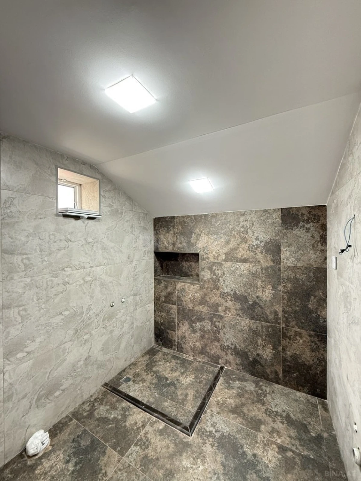 Satılır 4 otaqlı həyət evi 140 m²