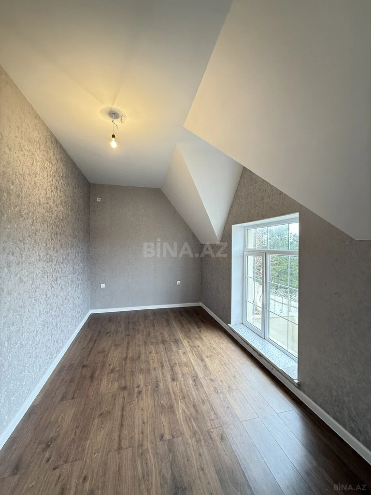 Satılır 4 otaqlı həyət evi 140 m²