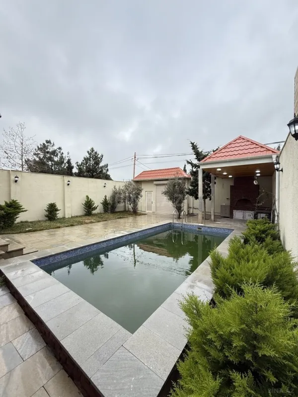 Satılır 4 otaqlı həyət evi 140 m²