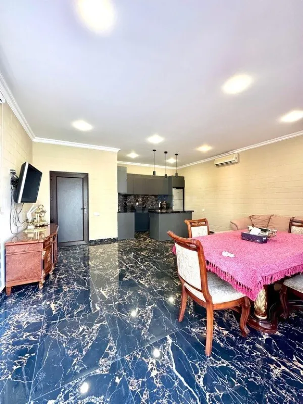 Satılır 5 otaqlı həyət evi 370 m²