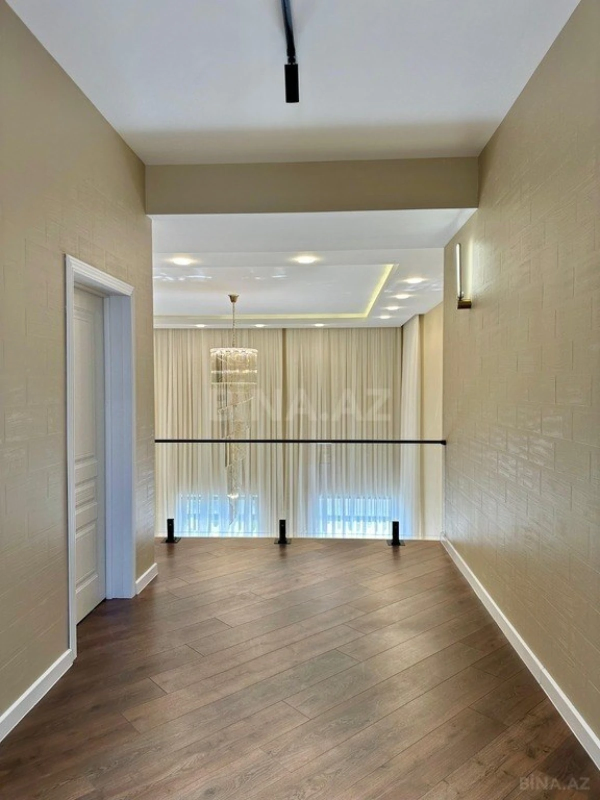 Satılır 5 otaqlı həyət evi 370 m²