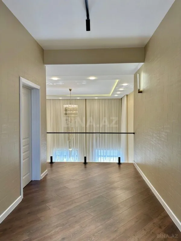 Satılır 5 otaqlı həyət evi 370 m²