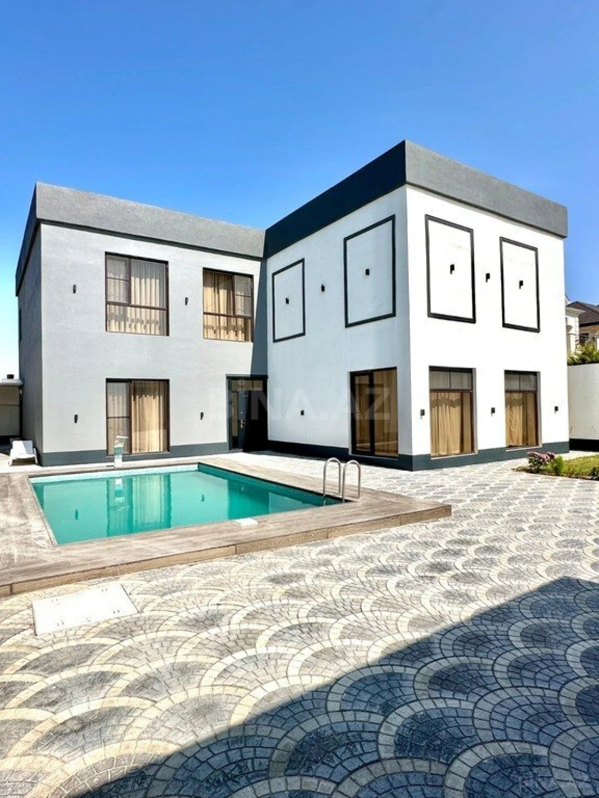 Satılır 5 otaqlı həyət evi 370 m²