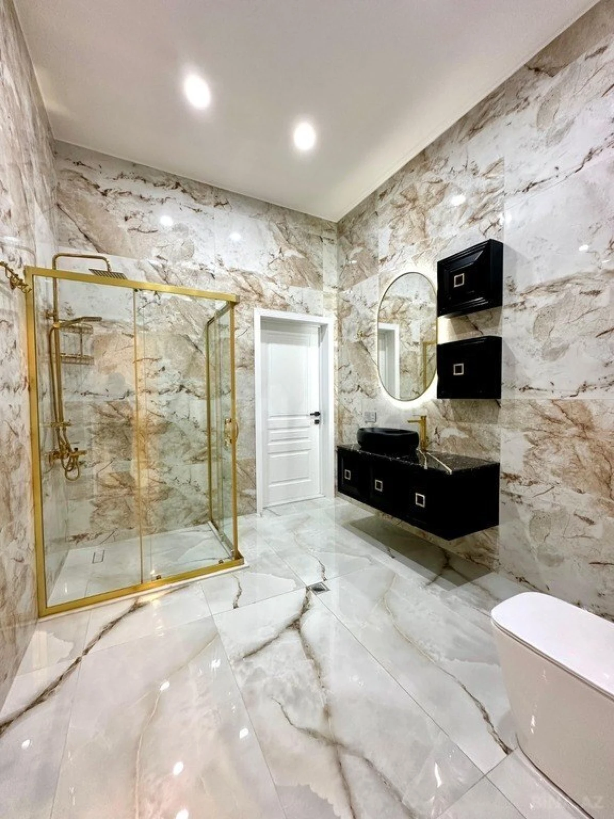 Satılır 5 otaqlı həyət evi 370 m²