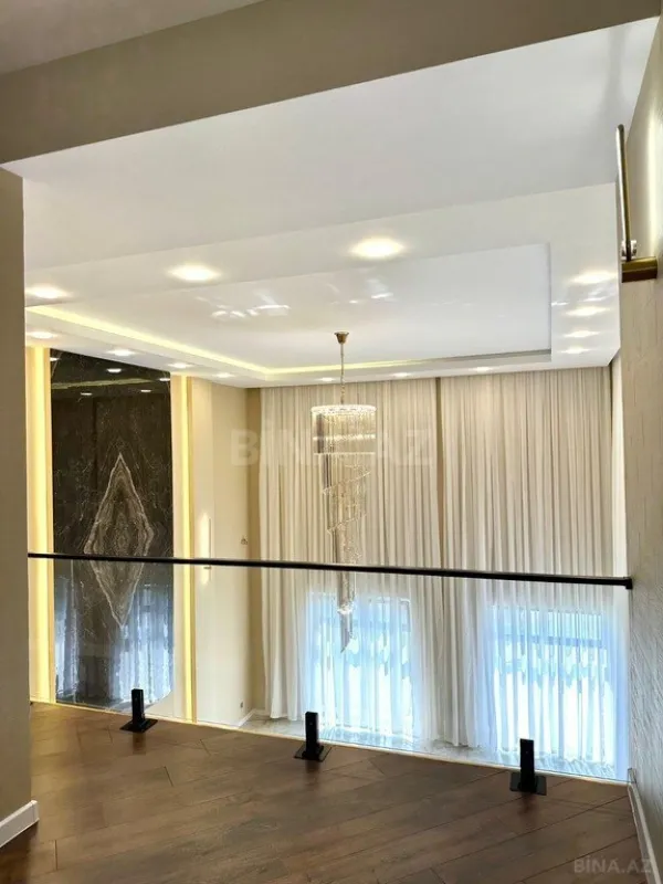 Satılır 5 otaqlı həyət evi 370 m²
