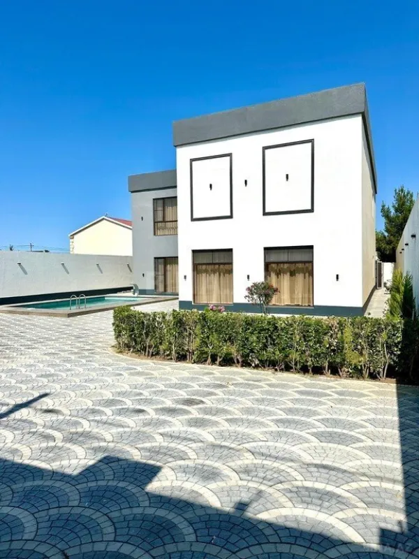 Satılır 5 otaqlı həyət evi 370 m²