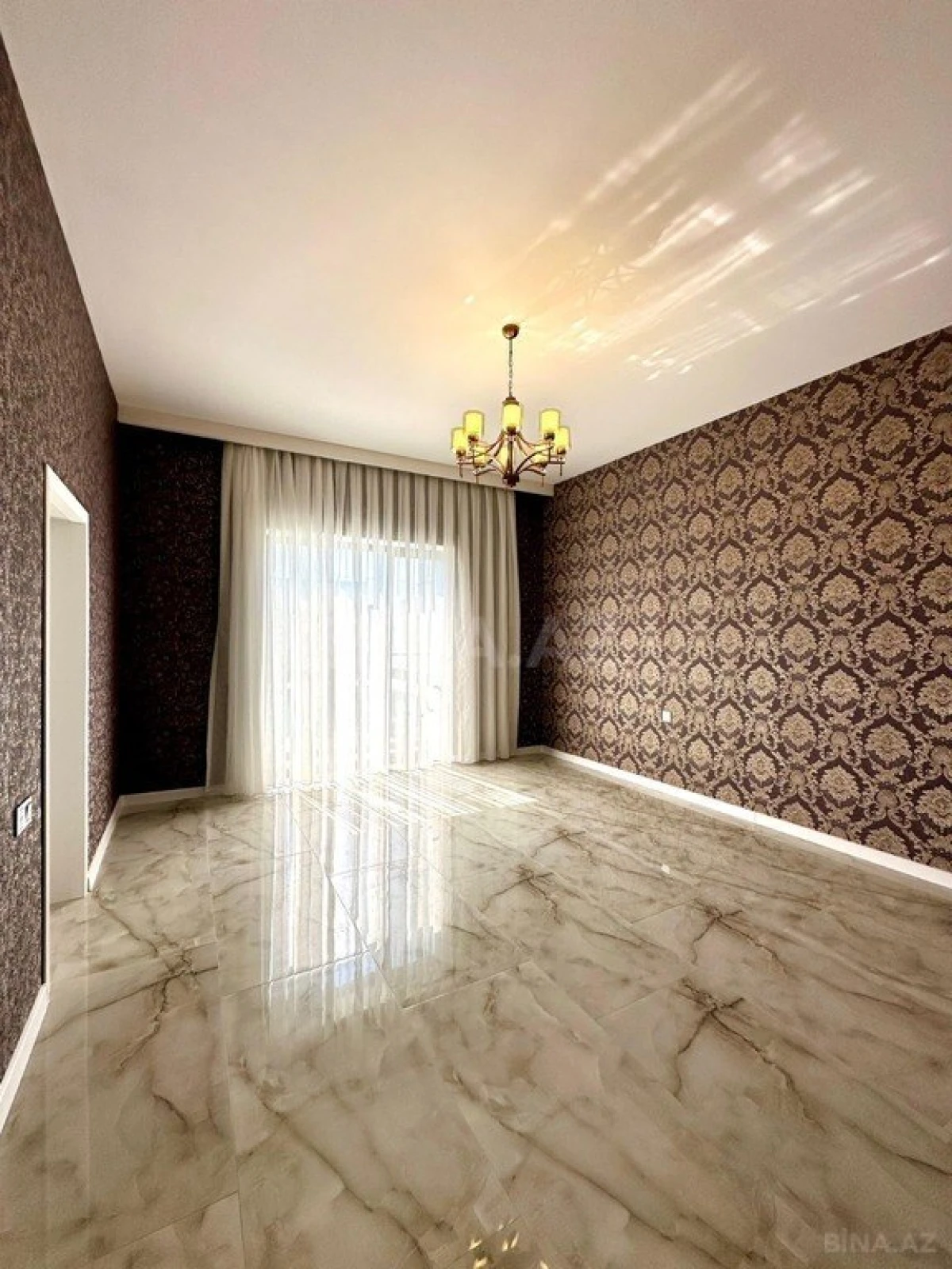Satılır 5 otaqlı həyət evi 370 m²
