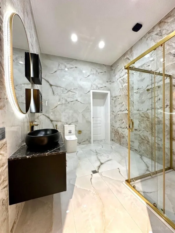 Satılır 5 otaqlı həyət evi 370 m²