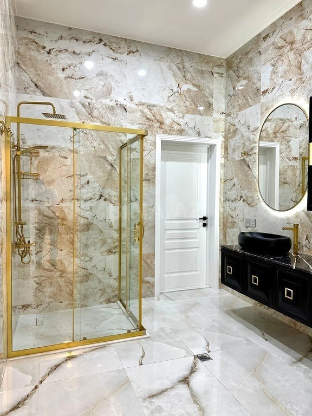 Satılır 5 otaqlı həyət evi 370 m²