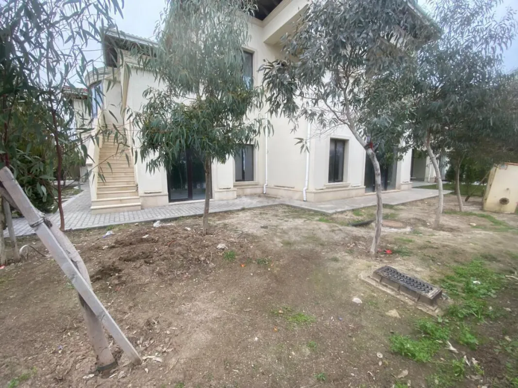 Satılır 3 otaqlı mənzil 167 m²