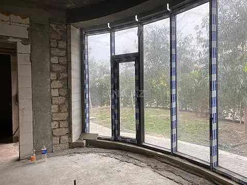 Satılır 3 otaqlı mənzil 167 m²