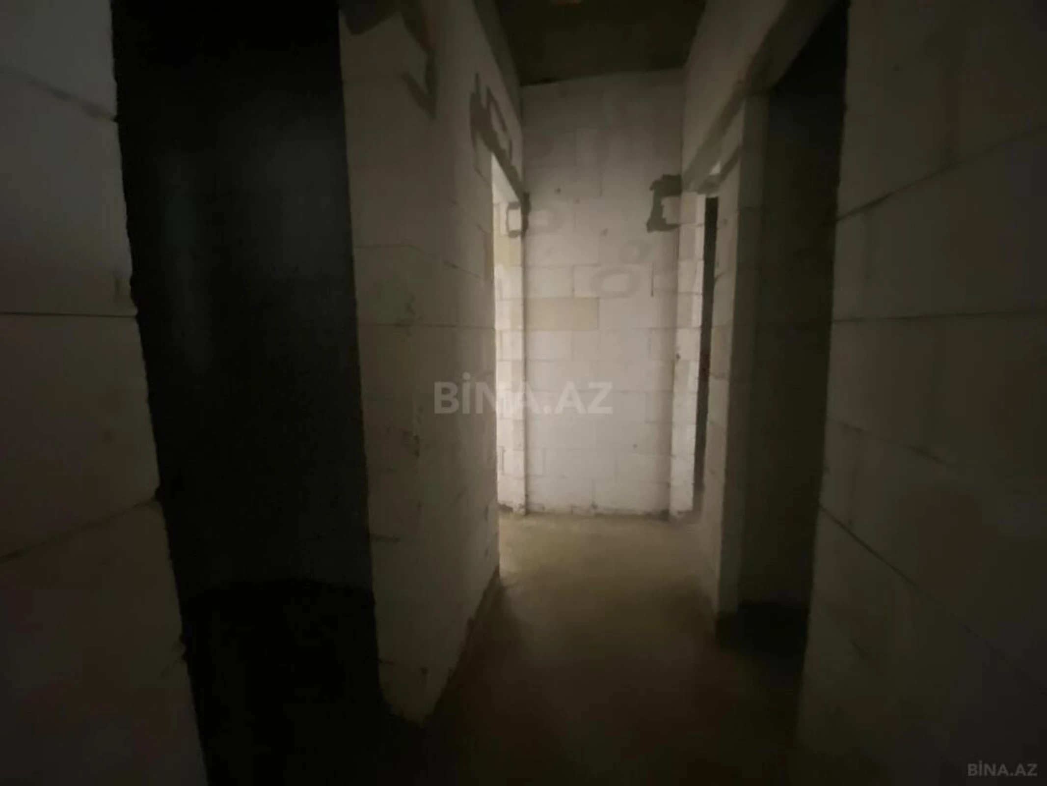 Satılır 3 otaqlı mənzil 167 m²