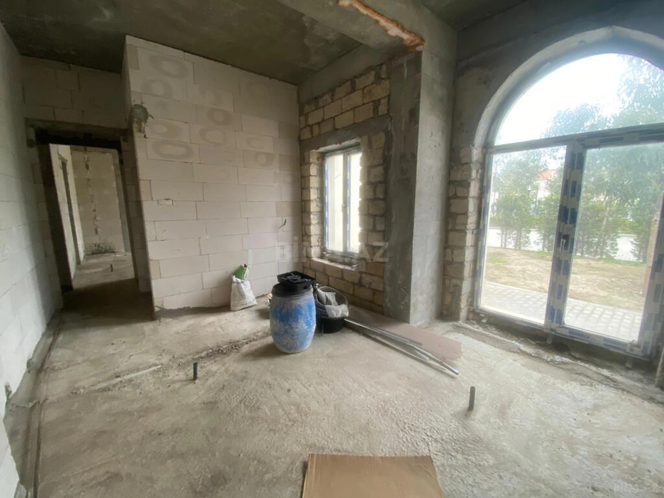 Satılır 3 otaqlı mənzil 167 m²
