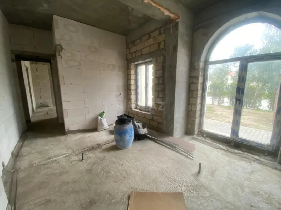Satılır 3 otaqlı mənzil 167 m²