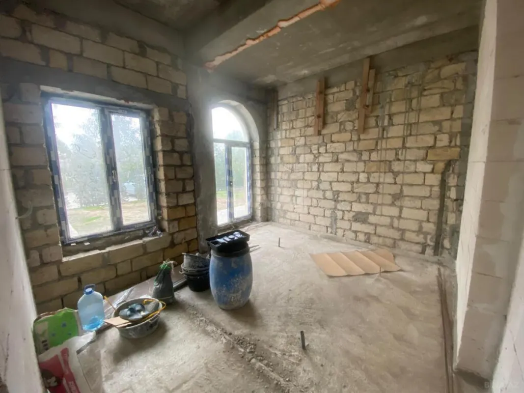 Satılır 3 otaqlı mənzil 167 m²