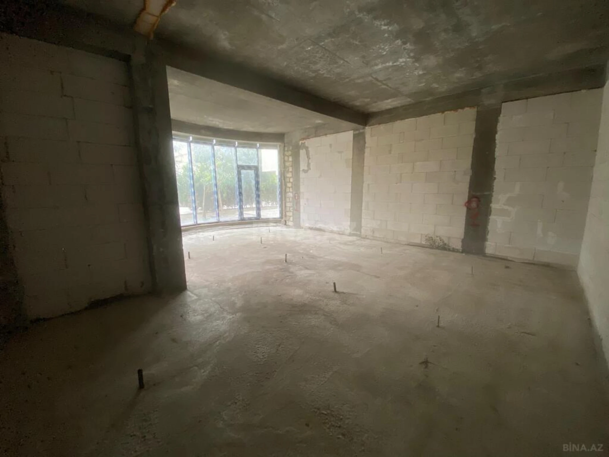 Satılır 3 otaqlı mənzil 167 m²