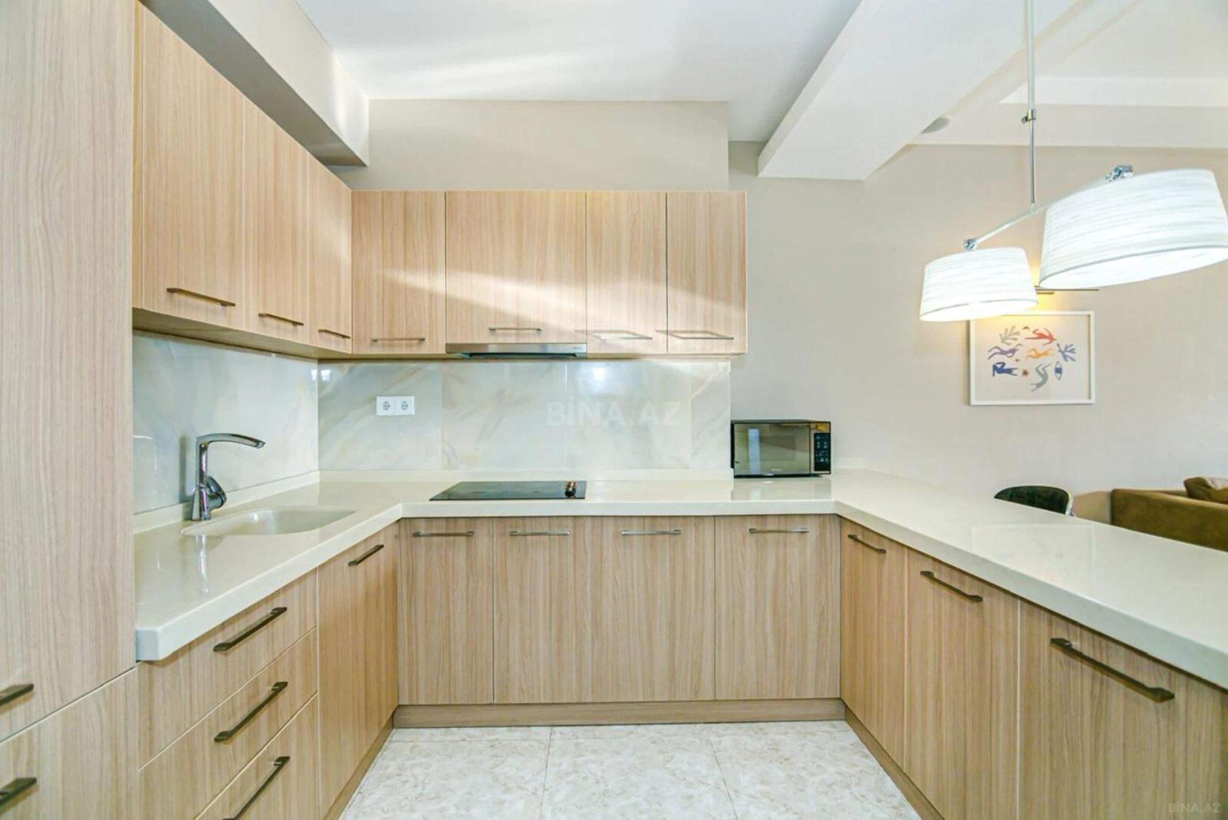 Kirayə verilir 3 otaqlı mənzil 135 m²
