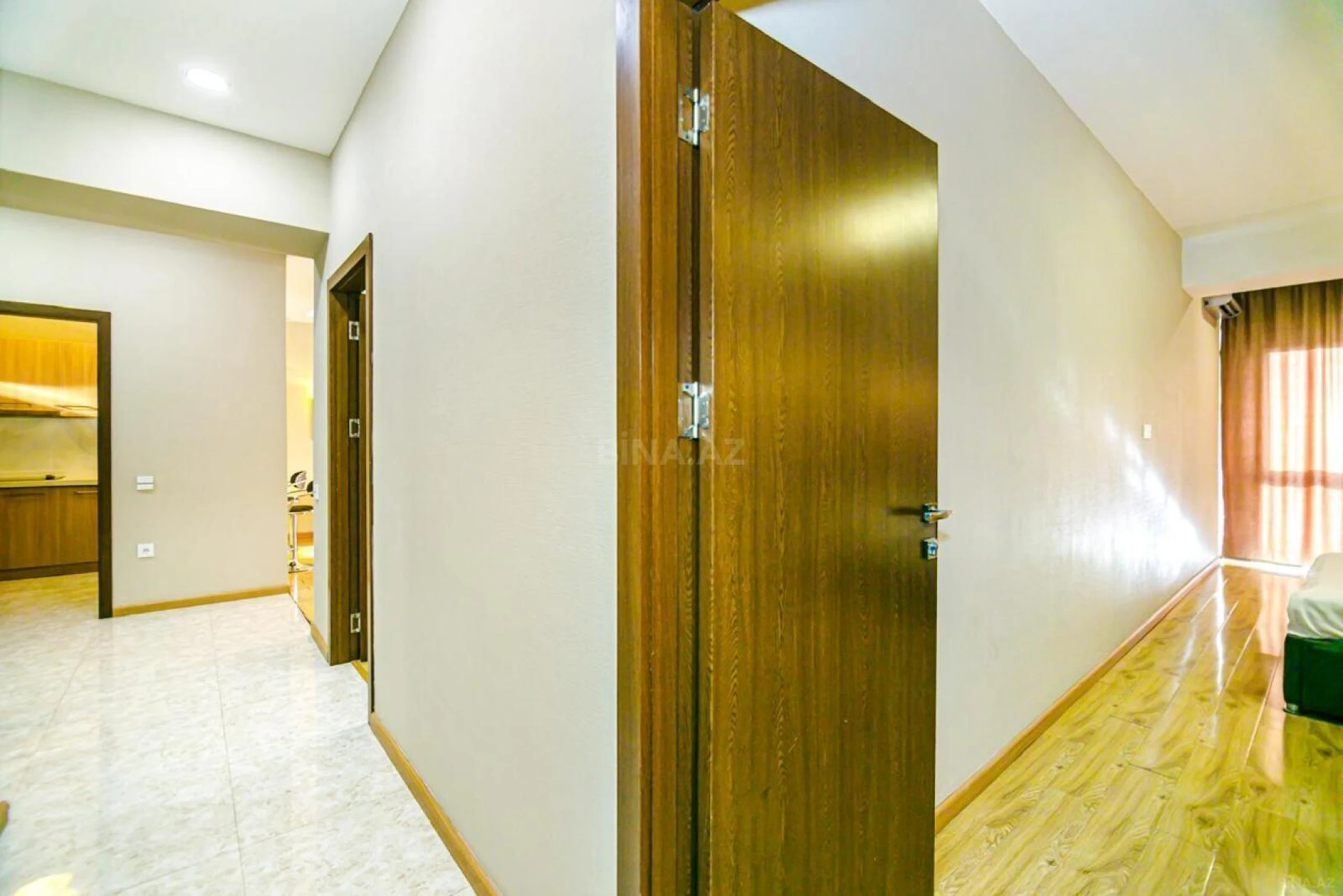 Kirayə verilir 3 otaqlı mənzil 135 m²