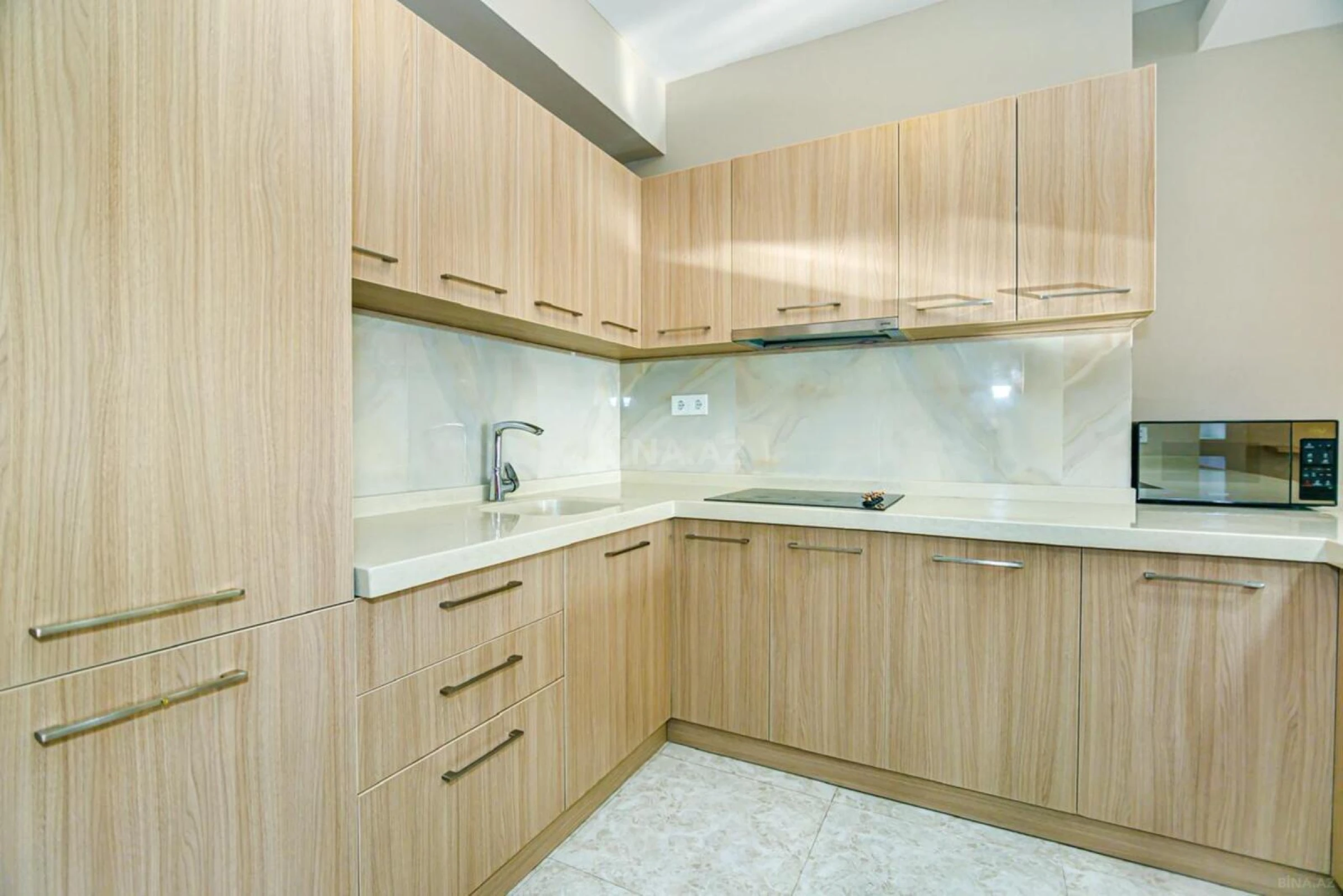 Kirayə verilir 3 otaqlı mənzil 135 m²