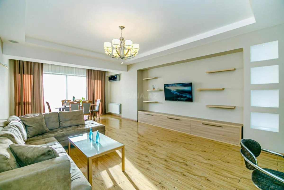 Kirayə verilir 3 otaqlı mənzil 135 m²