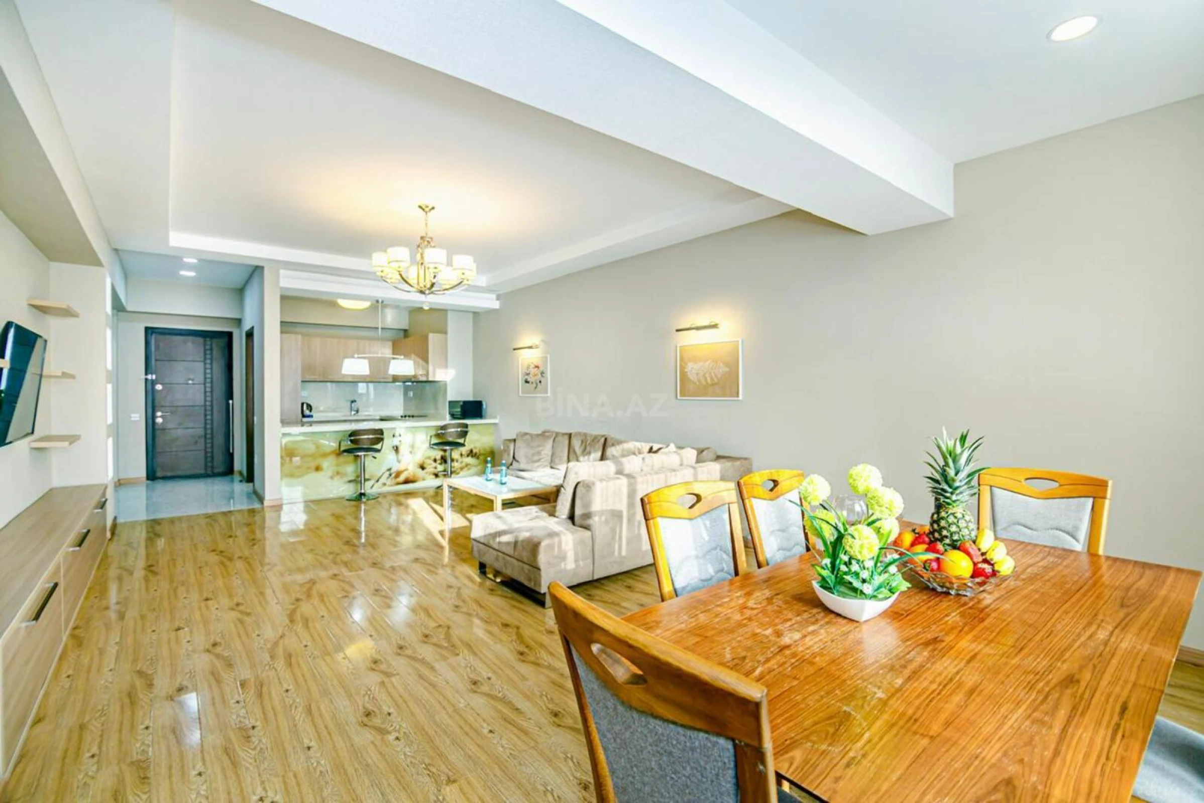 Kirayə verilir 3 otaqlı mənzil 135 m²