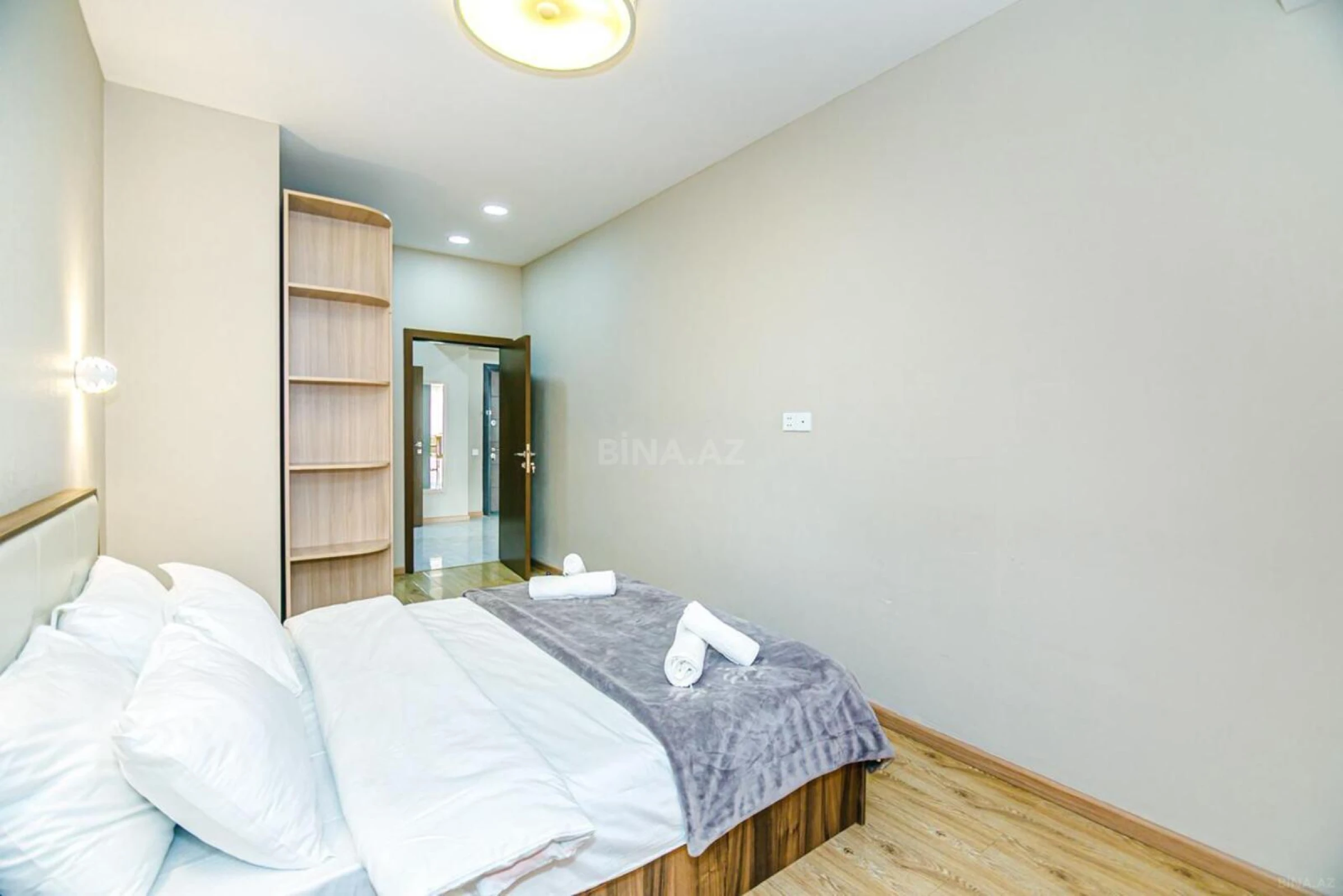Kirayə verilir 3 otaqlı mənzil 135 m²