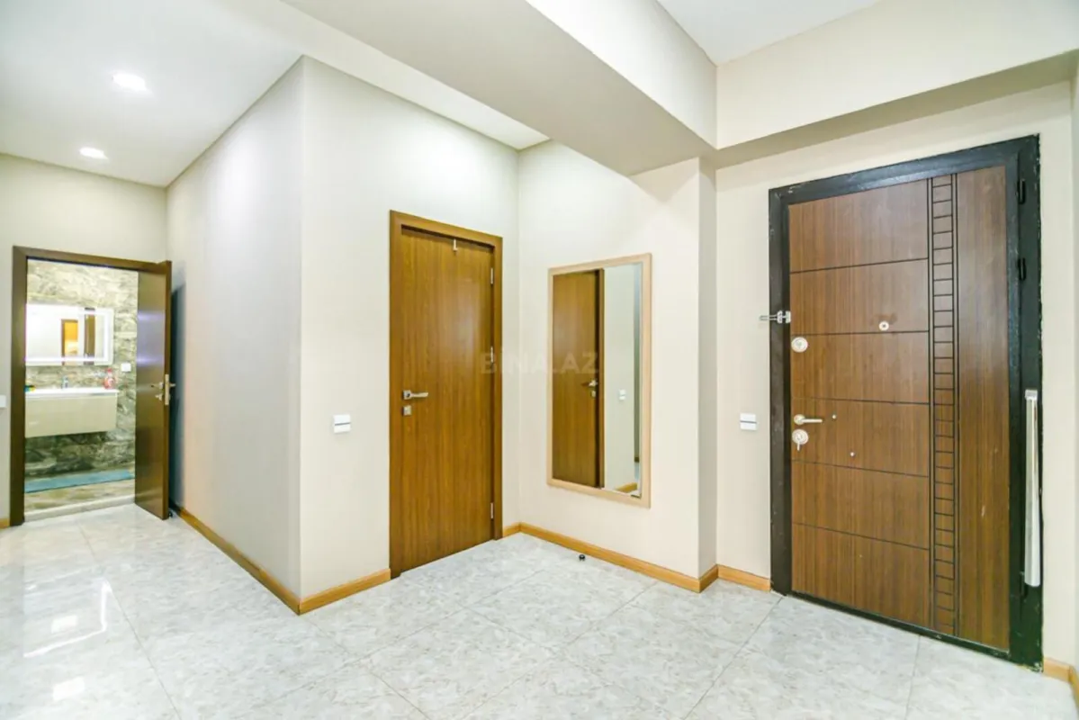 Kirayə verilir 3 otaqlı mənzil 135 m²