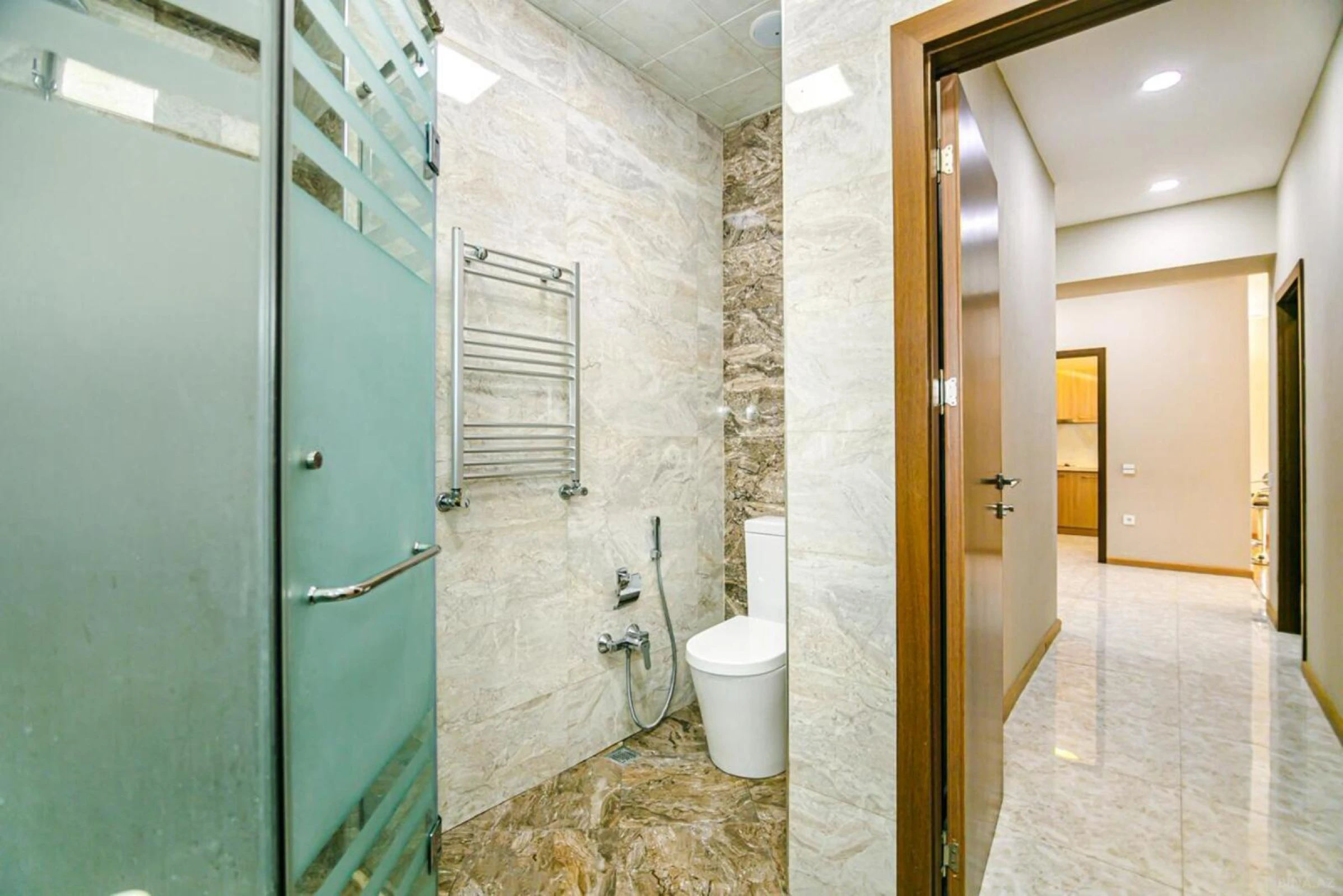 Kirayə verilir 3 otaqlı mənzil 135 m²