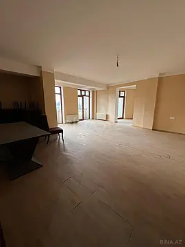 Satılır 7 otaqlı mənzil 260 m²