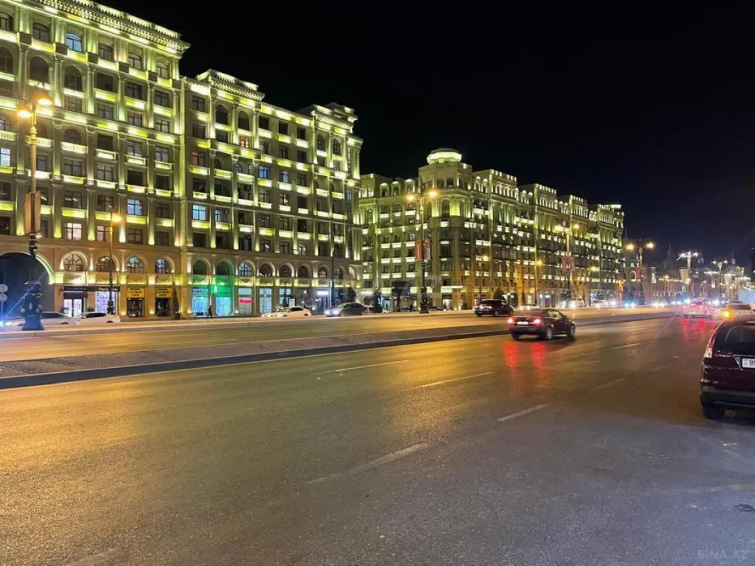 Satılır 7 otaqlı mənzil 260 m²