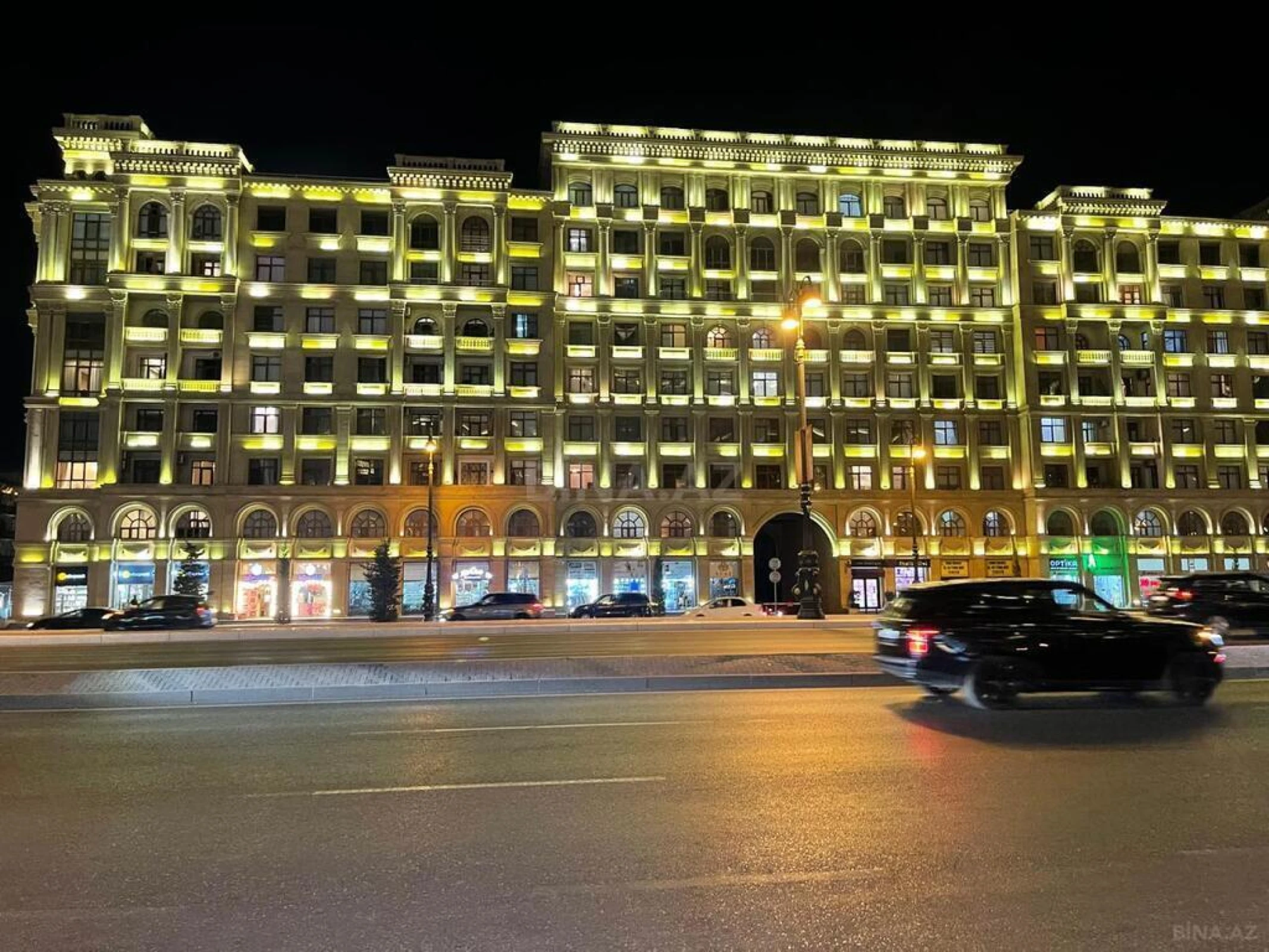 Satılır 7 otaqlı mənzil 260 m²