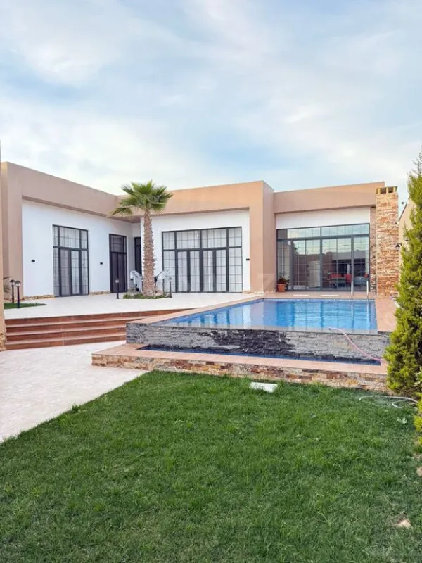 Kirayə verilir 5 otaqlı həyət evi 400 m²
