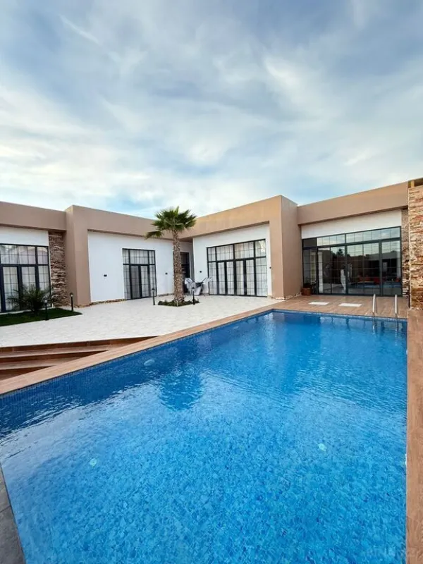 Kirayə verilir 5 otaqlı həyət evi 400 m²