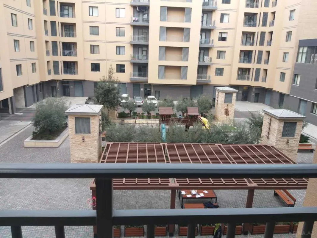 Satılır 3 otaqlı mənzil 128 m²
