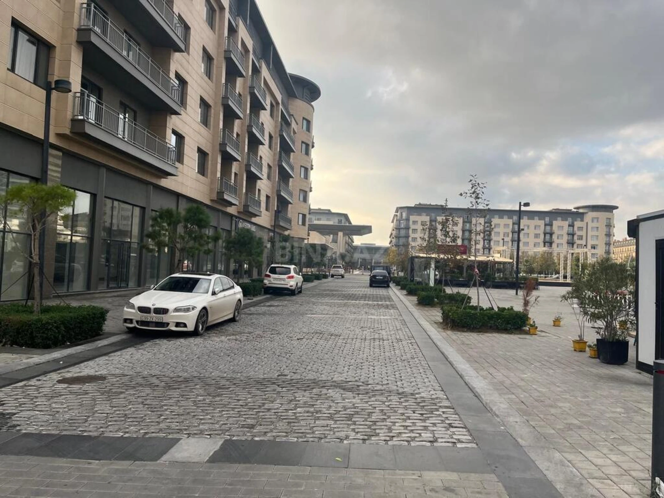 Satılır 3 otaqlı mənzil 128 m²