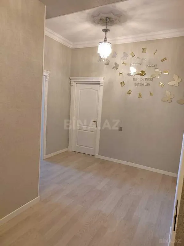Satılır 3 otaqlı mənzil 105 m²