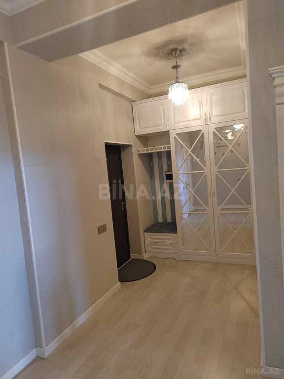 Satılır 3 otaqlı mənzil 105 m²